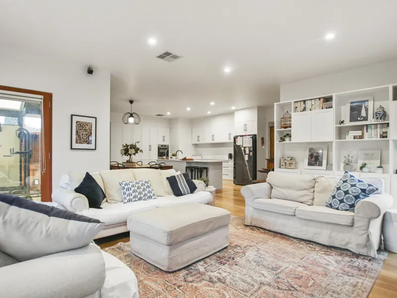 Beautiful Excellent Family Home with Swimming Pool (Pets Negotiable)