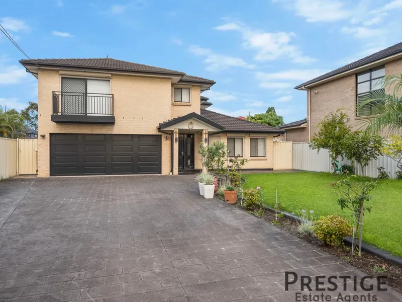 GRAND FAMILY LIVING!!!