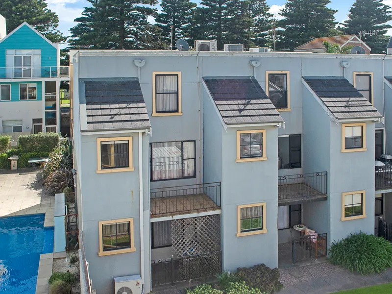 Coastal Townhouse on the Warrnambool Foreshore