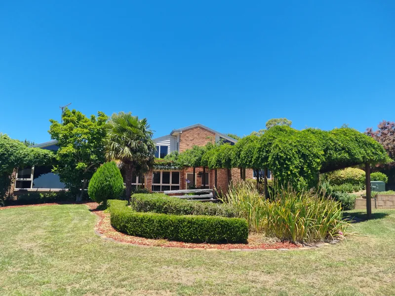 Executive Home with Magnificent Views