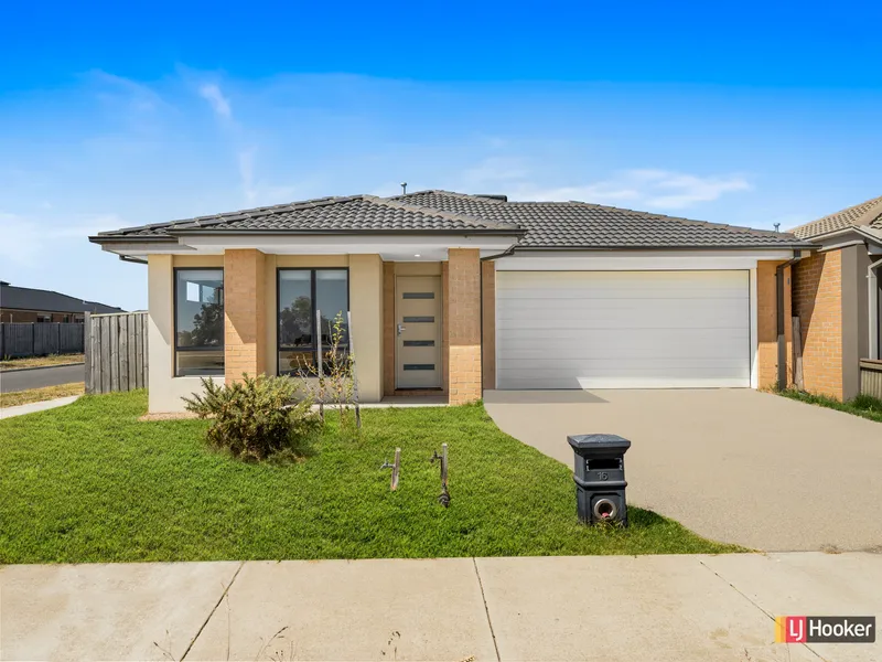 Park Fronted 4 bedroom home!