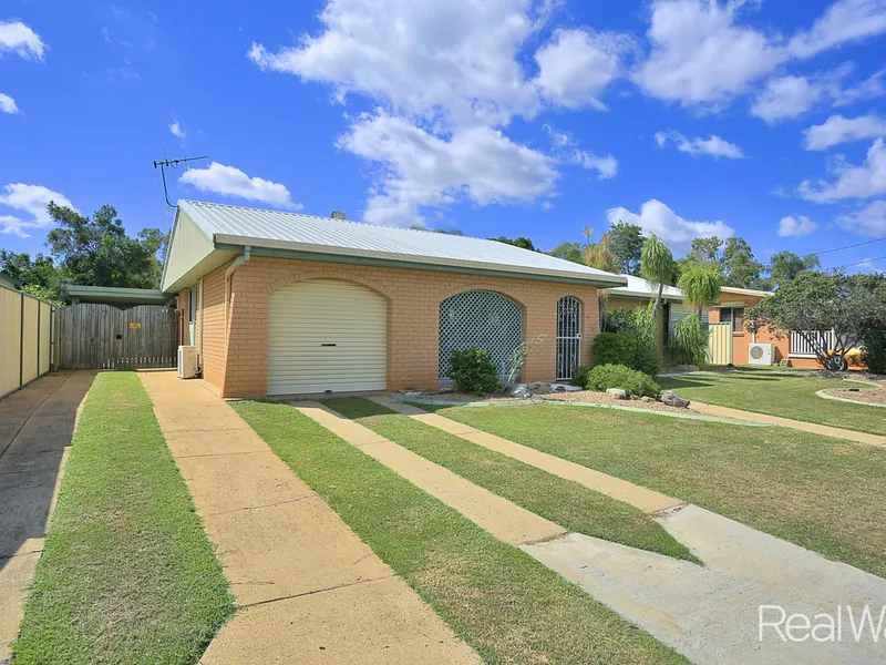 Genuine Four Bed Brick In A Sought-after Quiet Culdesac!