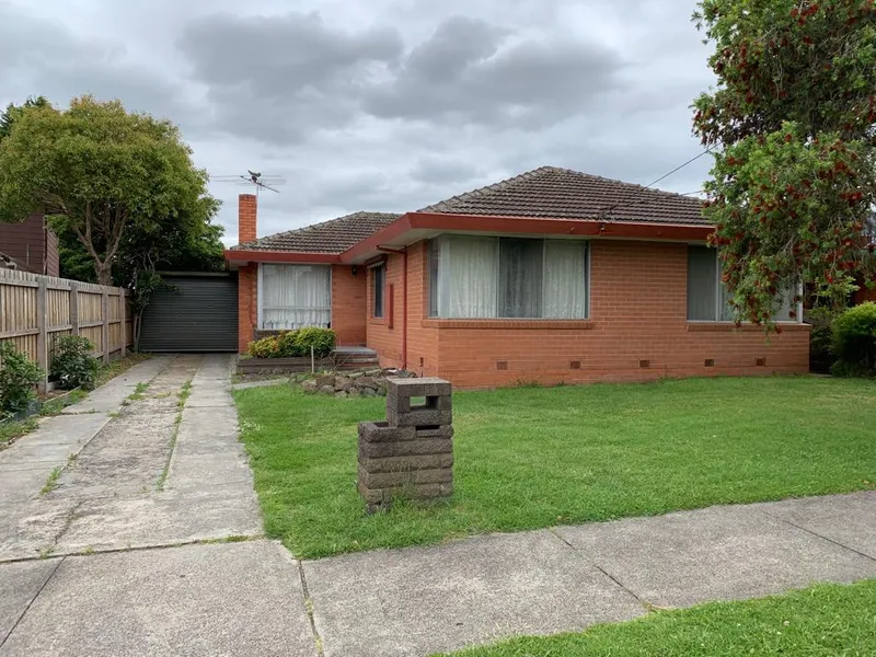 BIG FAMILY HOME IN GREAT LOCATION