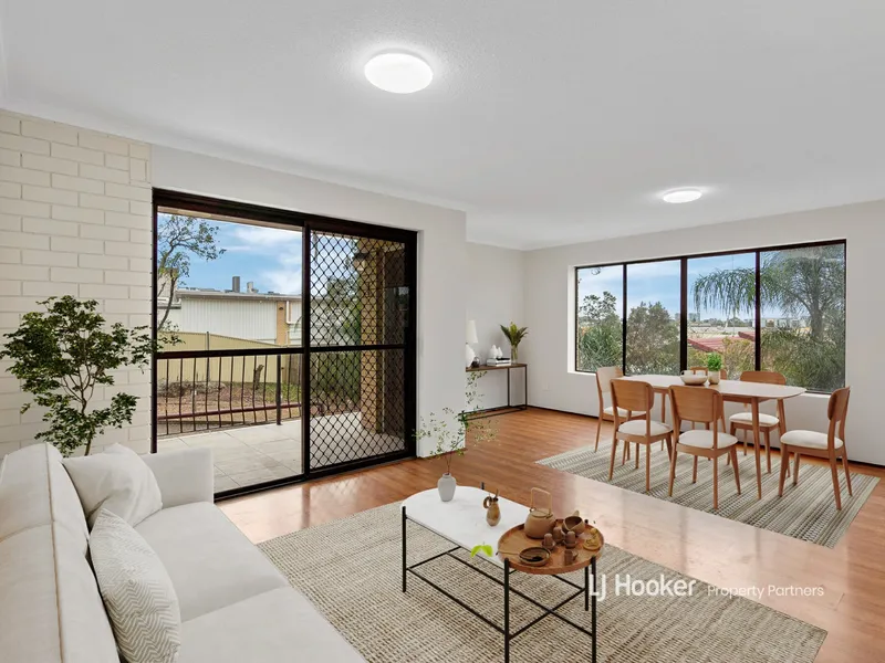 Freshly Updated 3-bed Apartment - 5 Minutes to Westfield Mt Gravatt!
