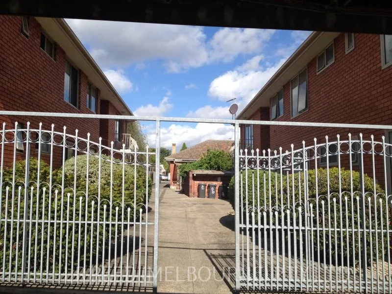 2 Bedroom Unit - Bright, Neat and Clean From $315 per week 