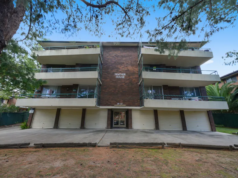 WELL POSITIONED & RENOVATED 2 BEDROOM APARTMENT  