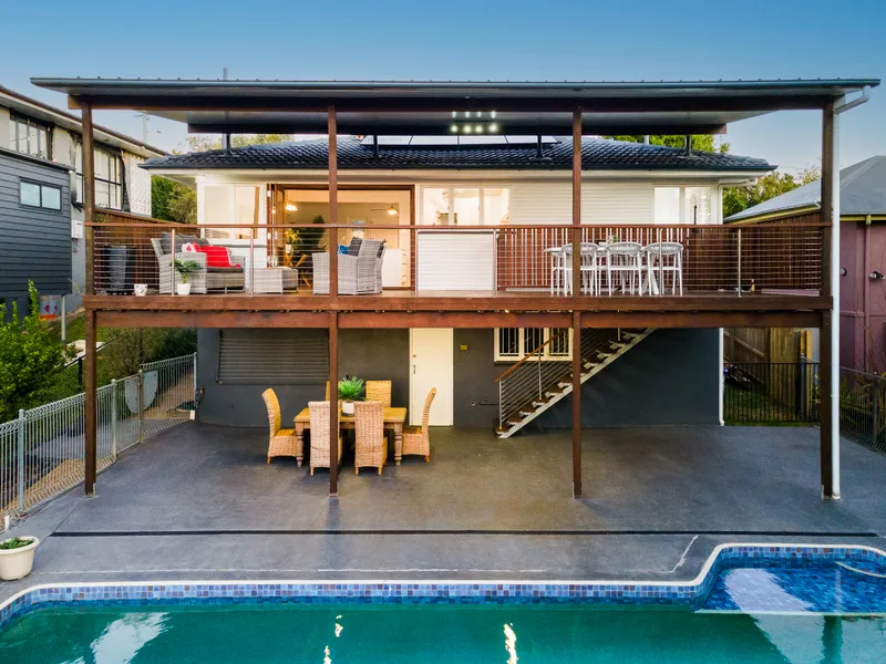 POST WAR HOME - Lush North Aspect