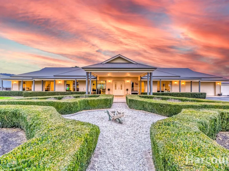 Mountain View Manor - Executive Lifestyle Acreage