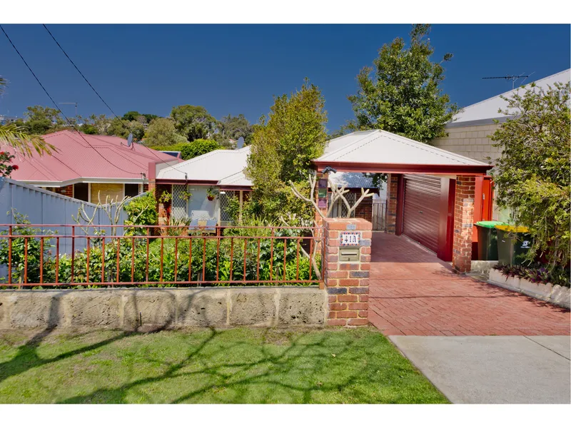 ONE OF A KIND FAMILY HOME ON A 364M2 GREEN TITLE BLOCK