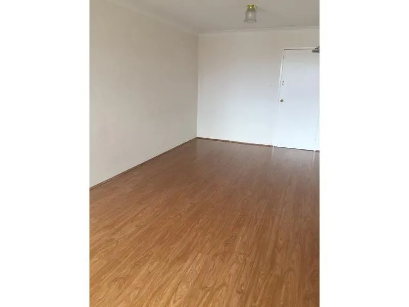 CENTRAL TO FAIRY MEADOW CBD!