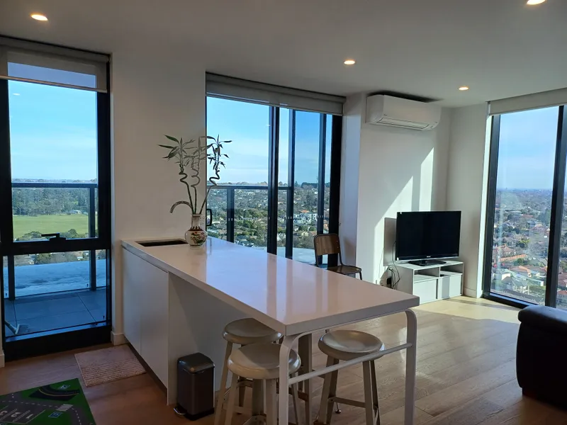 Luxurious apartment with views in the heart of Box Hill
