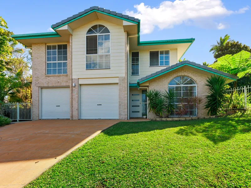 THE HOUSE ON THE HILL - REF NO: 3988