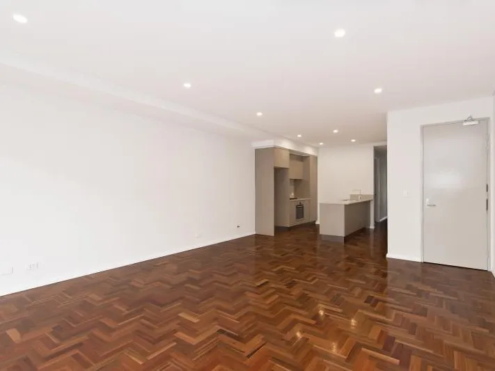 AS NEW 2 BEDROOM APARTMENT IN MAROUBRA JUNCTION
