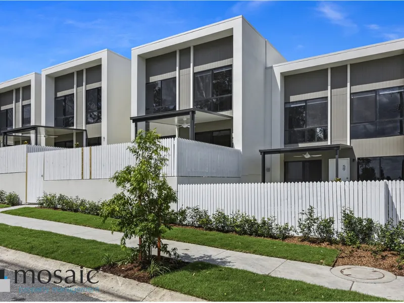 Modern Townhouse in the Heart of Richlands!