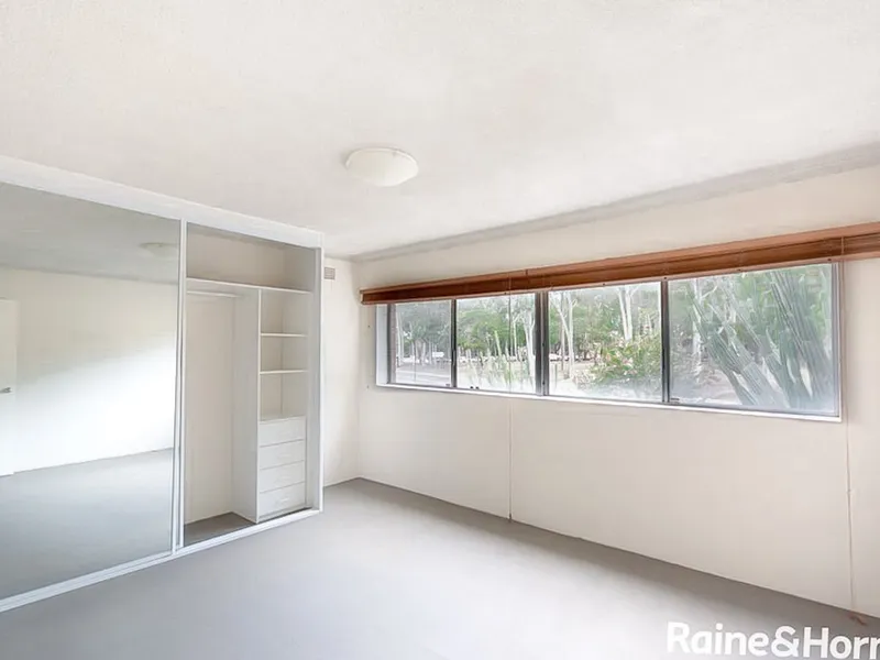 Spacious 2 Bedroom unit! 