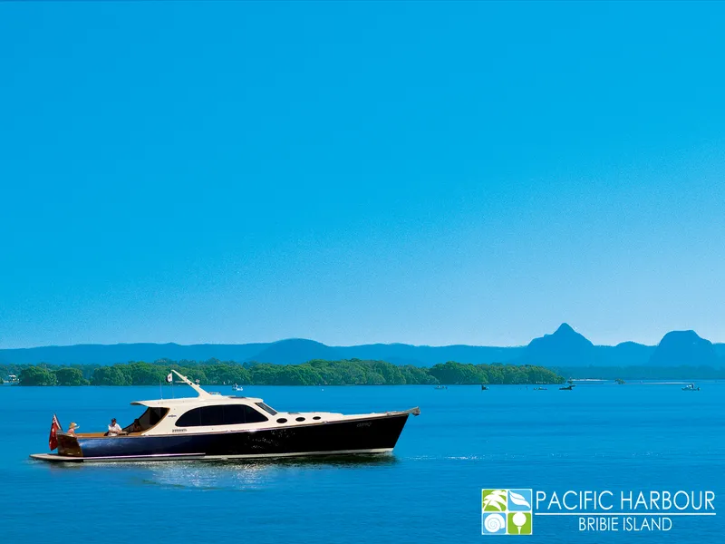 LARGE CANAL BLOCK WITH SPECTACULAR LONG CANAL VIEWS