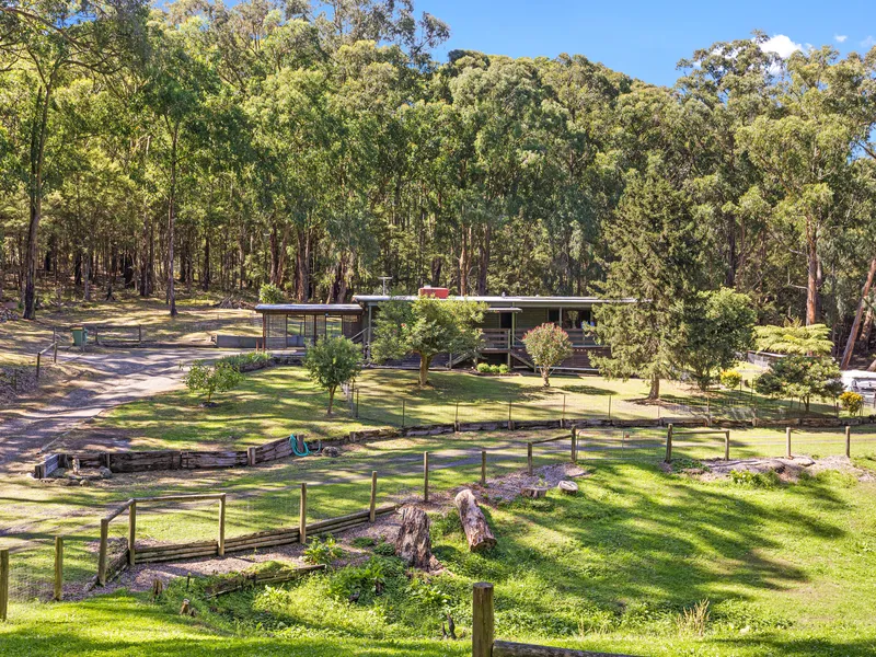 Country retreat on 5350sqm approx.