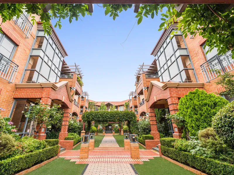 Modern Living in Idyllic Locale