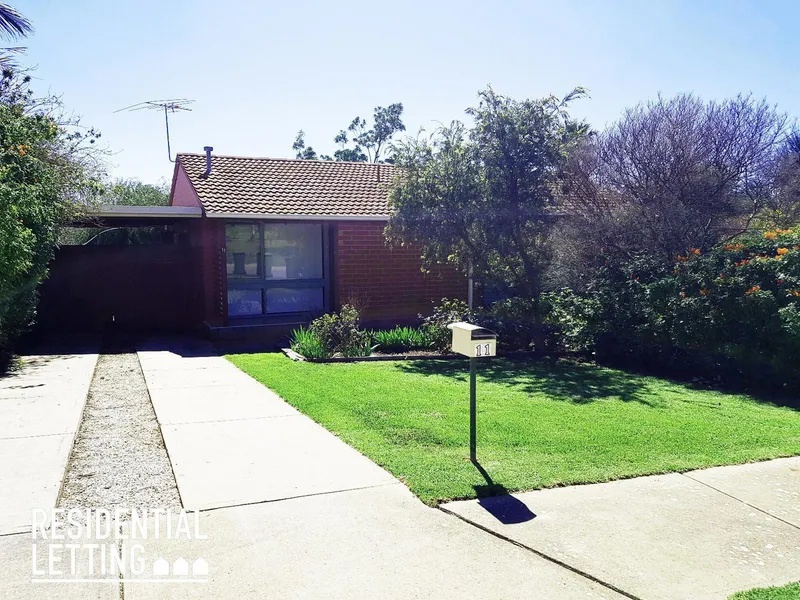 QUAINT, NEAT AND TIDY HOME IN CONVENIENT LOCATION!