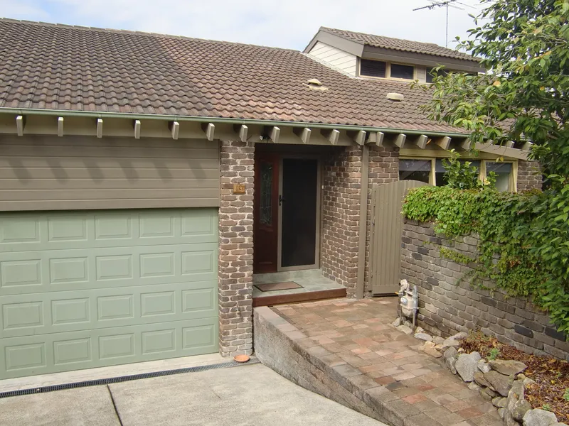 SPACIOUS 5 + Bedroom Family Home in Prime Location with District Views plus Pool