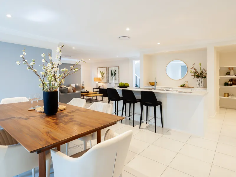 Brand New 5 Bedroom Home - Bridge Free Direct Ocean Access