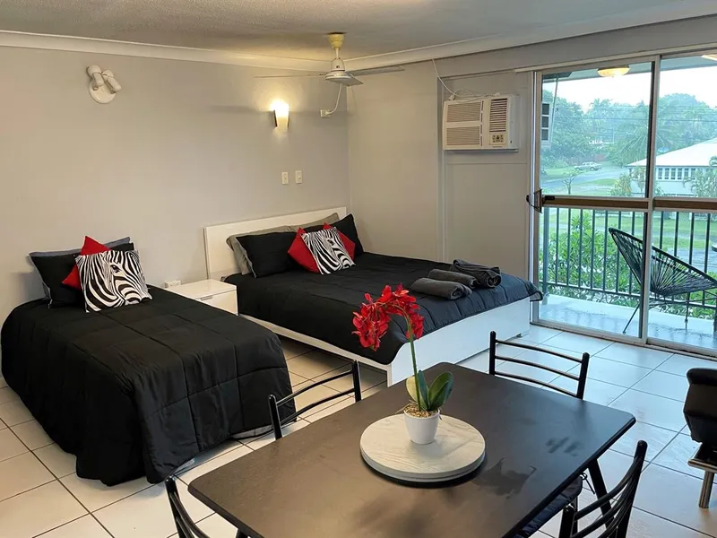 RARE FIND FULLY SELF CONTAINED AIRCONDITIONED STUDIO IN QUIET COMPLEX WITH POOL