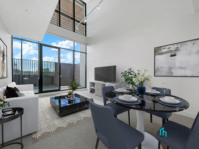 Dual Level 3 Bedroom Apartment with North Facing Courtyard and Water Views