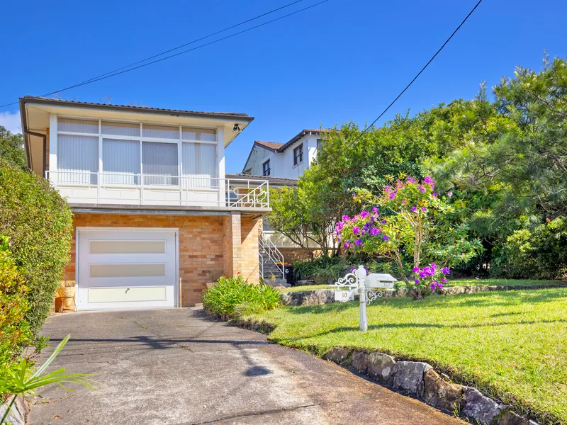 Views to South Head and a rare opportunity for a lifestyle build at Beacon Hill