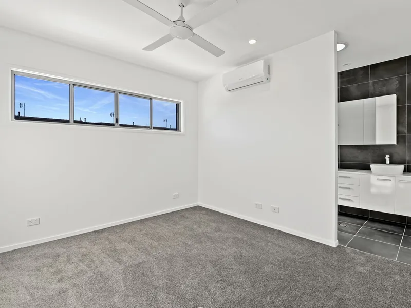 3 BEDROOM TOWNHOUSE