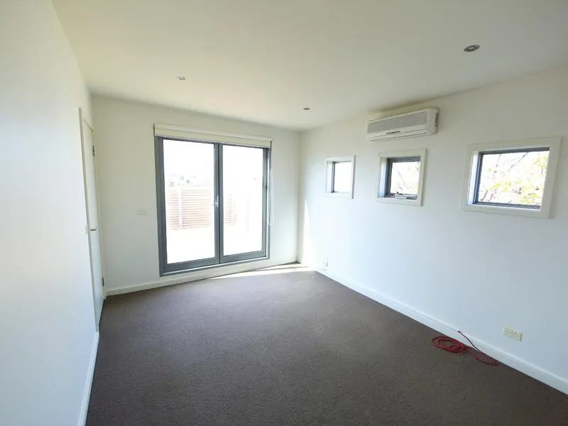 Perfectly Located Townhouse!