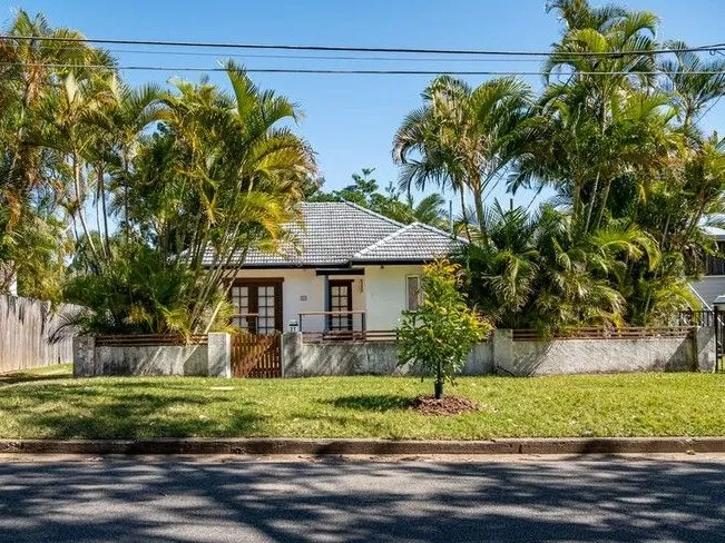 Family Home With Pool On Large Block