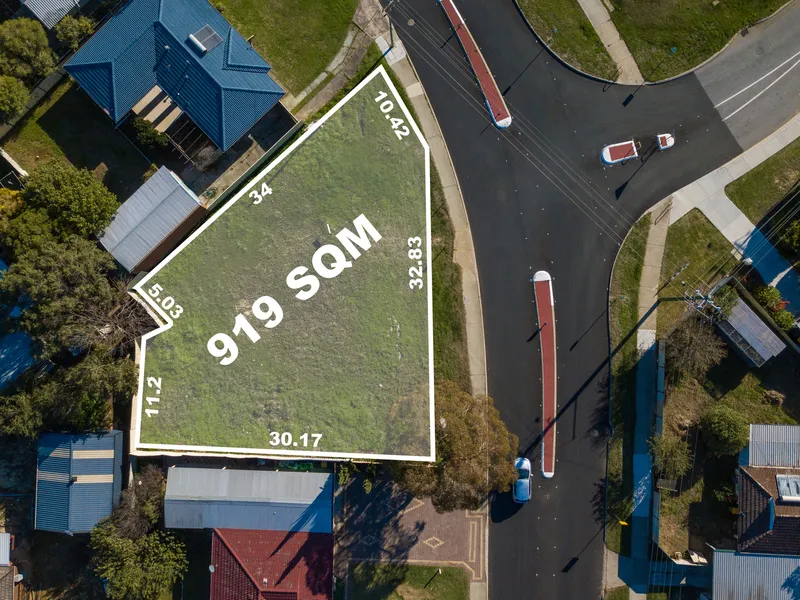 PRIME BUILDING BLOCK WITH DUPLEX POTENTIAL!