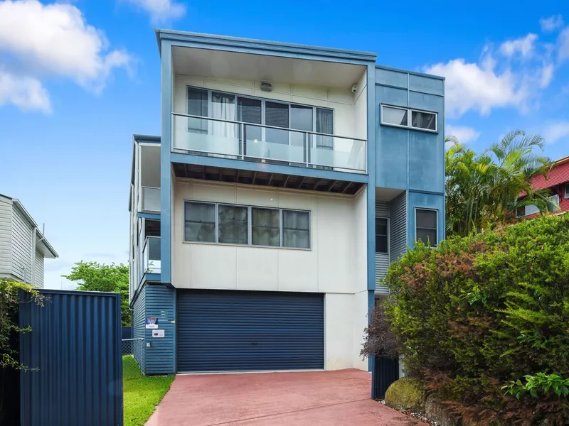 Breathtaking Home in Ascot Catchment