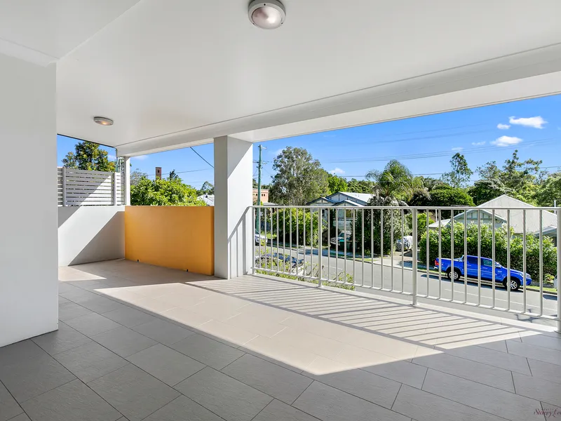 Don’t look past this superb open plan contemporary apartment