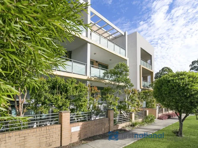 SPACIOUS APARTMENT IN SUPERB LIFESTYLE LOCATION