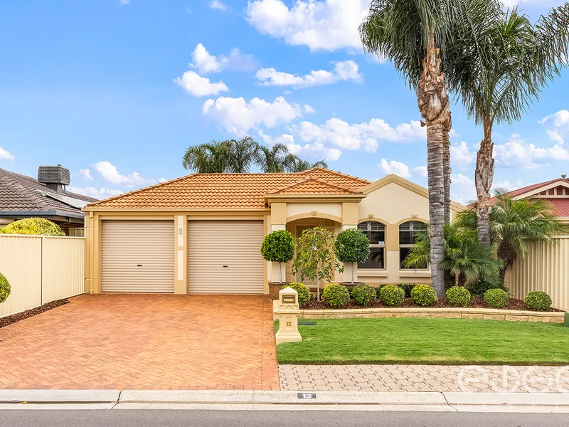 Elegant, Easy-Care Living!