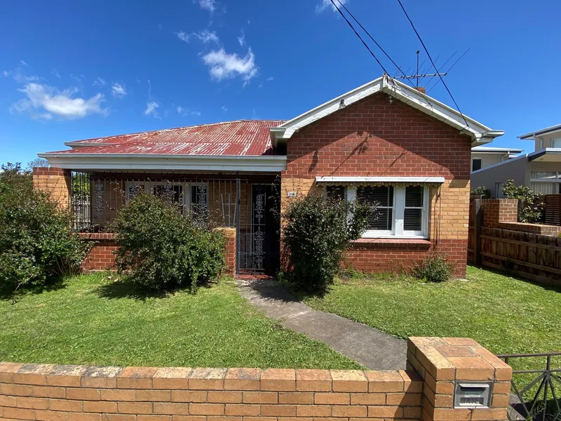 Generous Home in Thornbury.