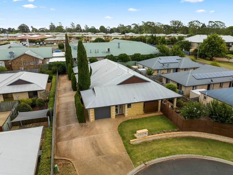 Outstanding Triplex Investment Opportunity!