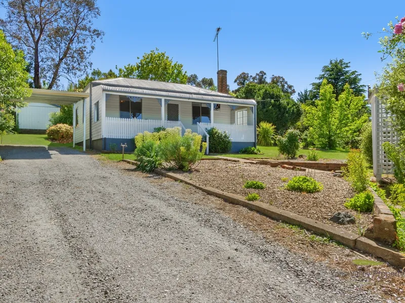 Cute cottage with a view