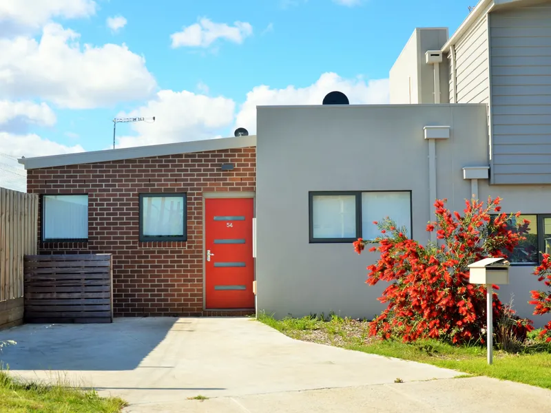 Low maintenance in great location