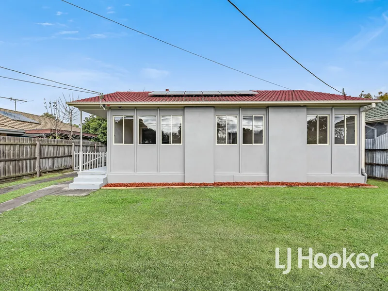 3 BEDROOM FAMILY HOME WITH SOLAR POWER!!!