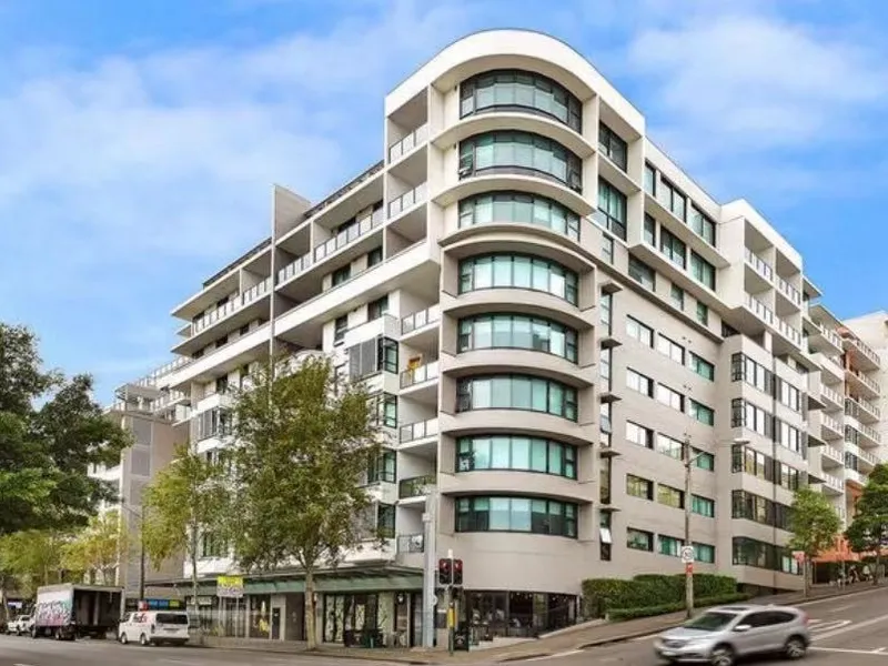 Northwest facing high level privacy apartment with great view of ANZAC bridge. 