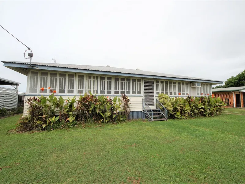 Five Bedrooms & Three Bathrooms - Outskirts of Ayr