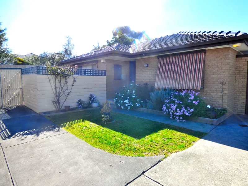 Fresh & Cosy Two Bedroom Unit!