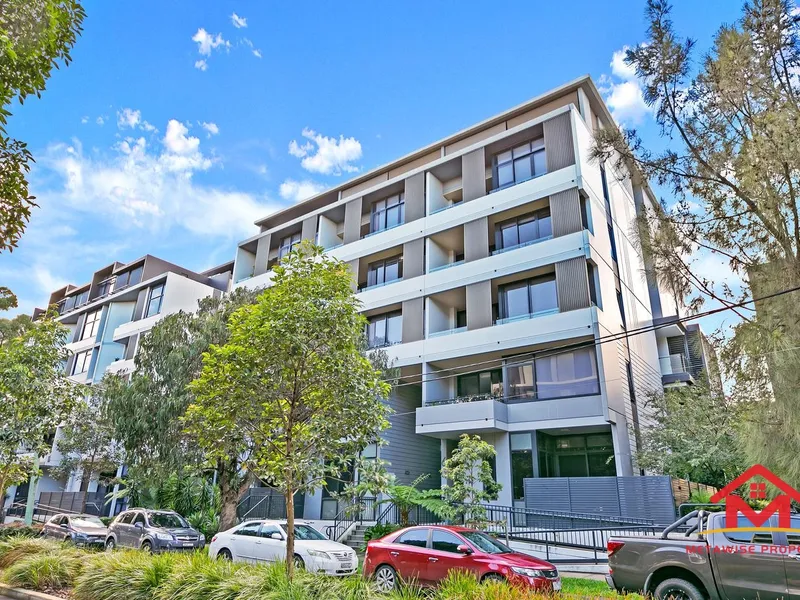 Luxury & Spacious North facing One-Bedroom in the heart of Rosebery