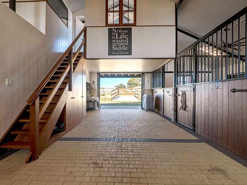 Ideal Horse Spelling and Breeding with Luxury Accommodation
