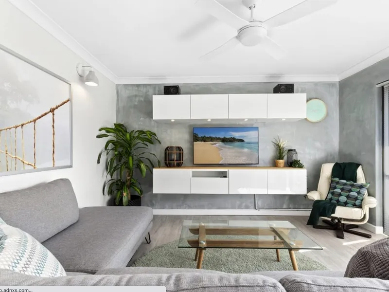 One Of A Kind Bilinga Beachside Unit!