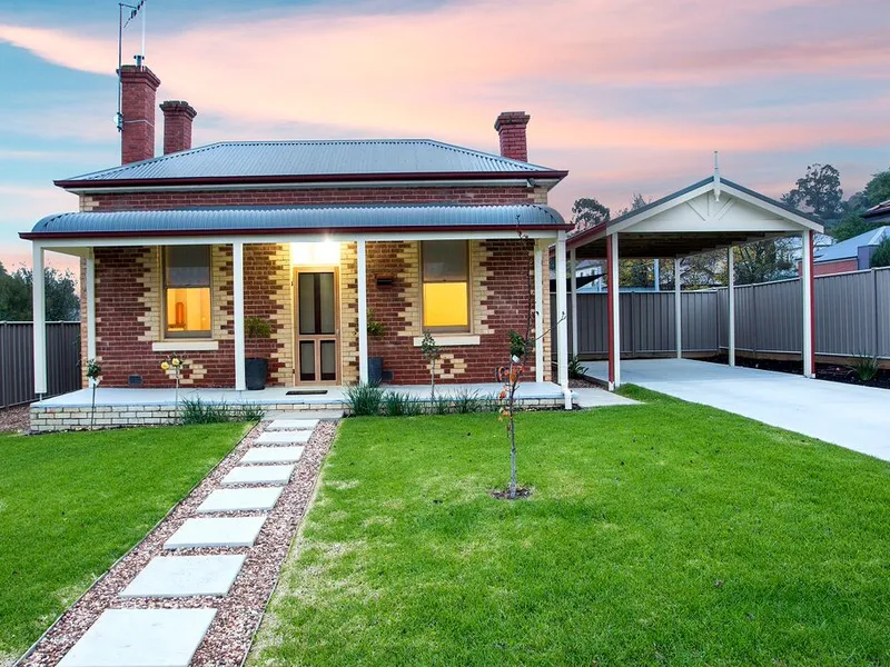 FULLY FURNISHED - AVAILABLE JULY 2021