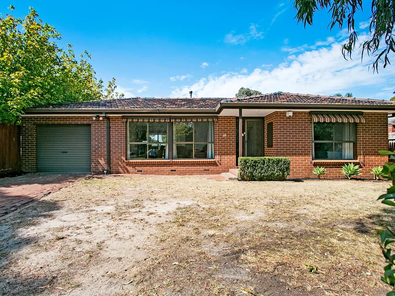 Rare opportunity to secure a huge 925sqm Block Complete with Plans & Permits!