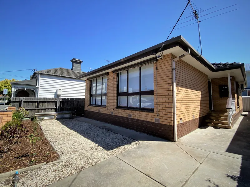 Walk to the Village! Smell the Coffee Every Morning! (UNDER APPLICATION)